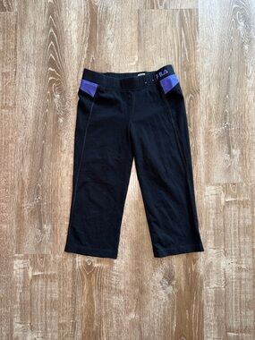 Vintage Y2K FILA Black Cropped Athletic Pants with Purple Accents